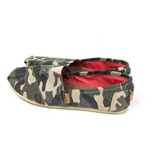 MADDEN GIRL - Camouflage Canvas Slip on Shoe Size 10